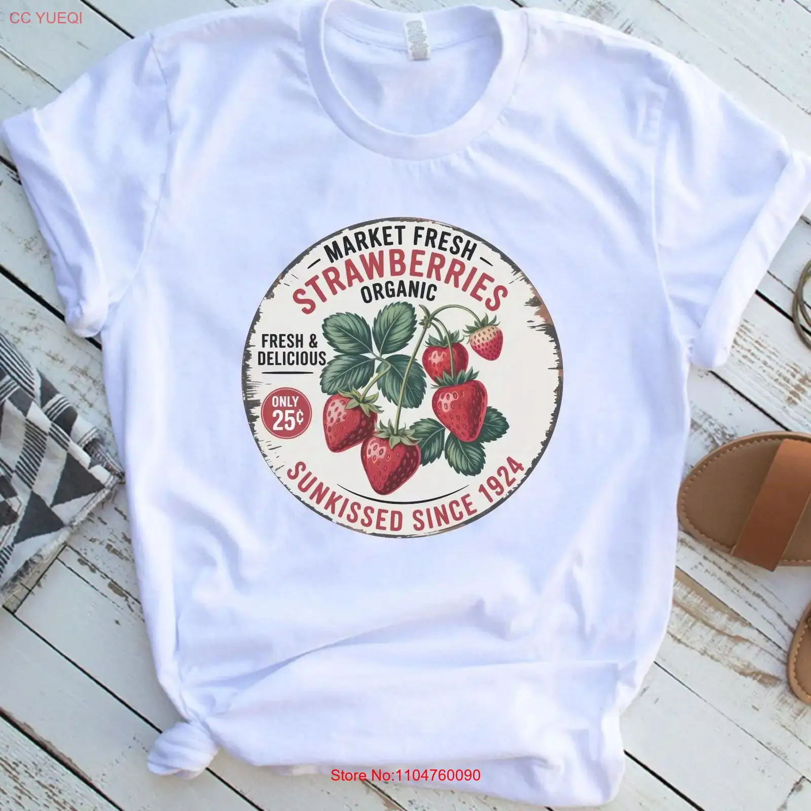 Vintage Fashion Market - Fresh Strawberries Vintage T-Shirt Bio-Erdbeermarkt Sommer
