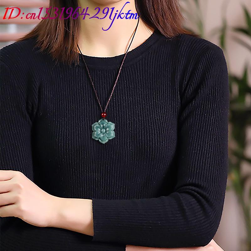 Burmesische Jadeit-Blumenanhän – Vintage Fashion Bewertung und Preis