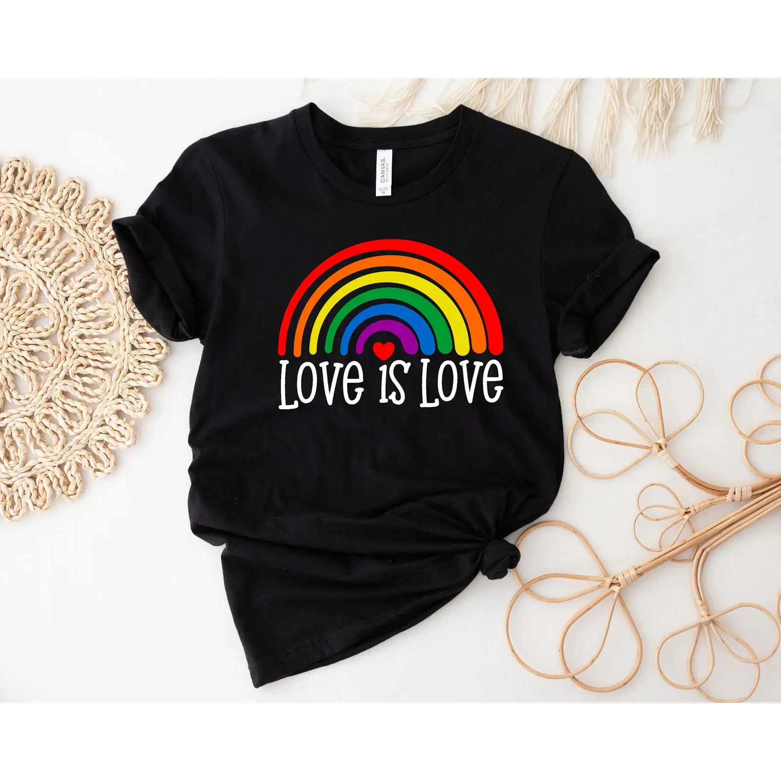 Love Is Rainbow LGBTQ T-Shirt  – Vintage Fashion Community Bewertung und Preis